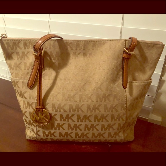 Michael Kors Handbags - Michael Kors purse